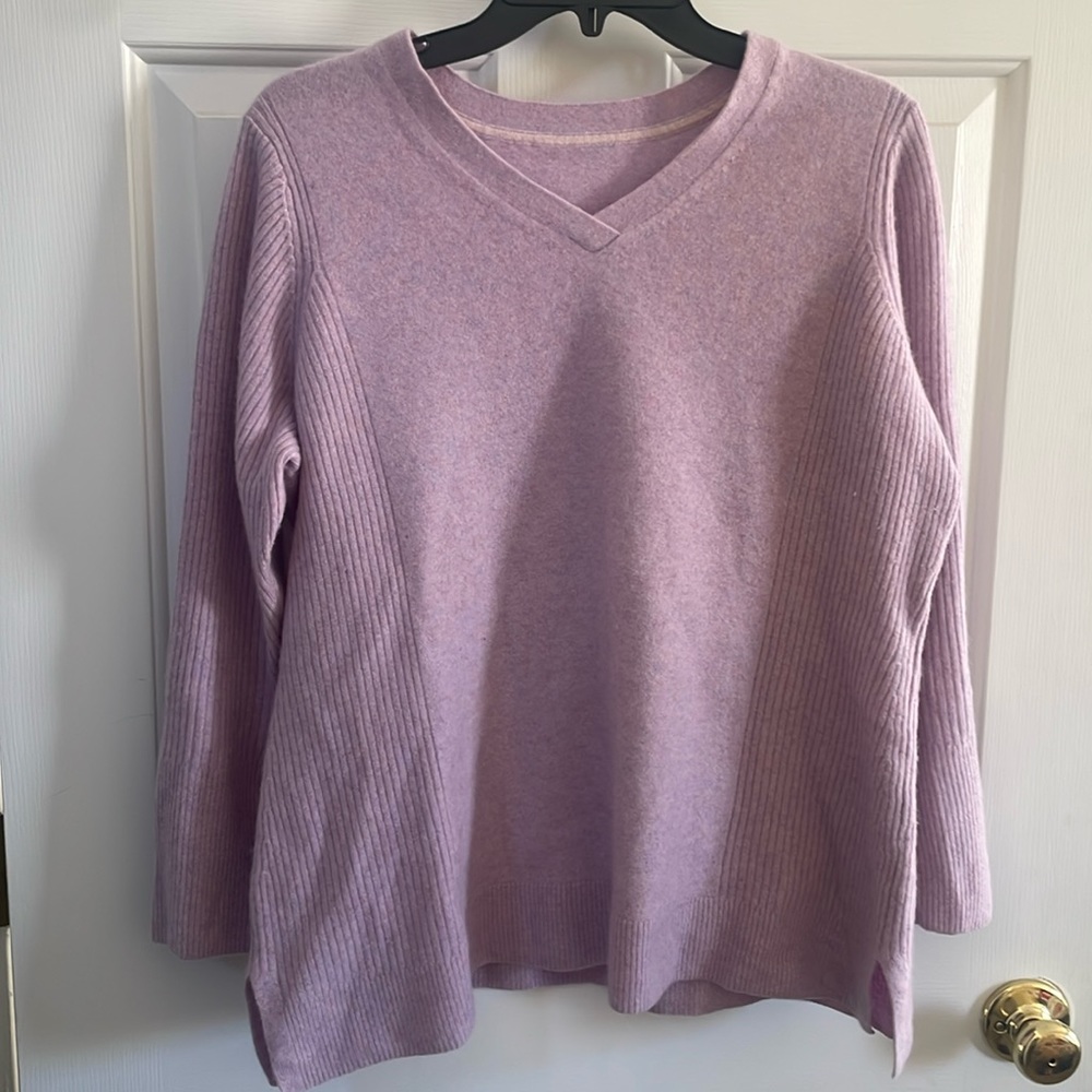 Lavender Purple 💜 cashmere sweater